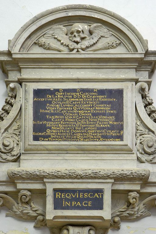 Chapelle : plaque funéraire. © Pierre-Marie Barbe-Richaud / Région Bourgogne-Franche-Comté, Inventaire du patrimoine - 2010