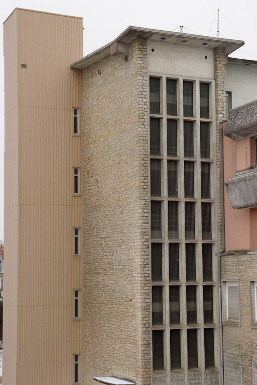 Aile postérieure du Bâtiment Inconnu (service de radiologie) : détail d'une cage d'escalier. © Pierre-Marie Barbe-Richaud / Région Bourgogne-Franche-Comté, Inventaire du patrimoine - 2010