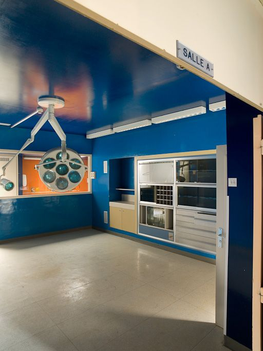 Bâtiment Maternité-Gynécologie (Gérontologie au moment de la prise de vue) : ancienne salle d'accouchement. © Pierre-Marie Barbe-Richaud / Région Bourgogne-Franche-Comté, Inventaire du patrimoine - 2010