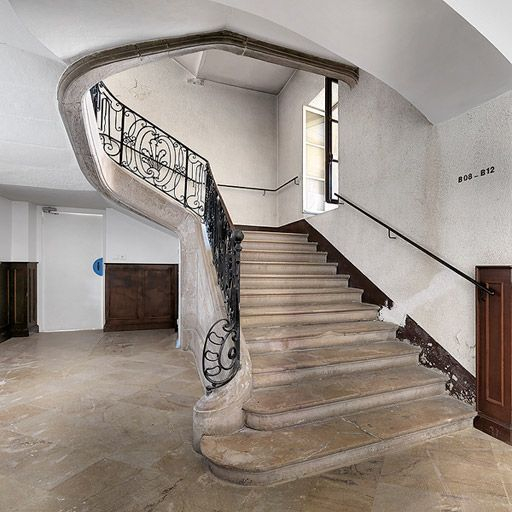 Vestibule et escalier monumental. © Pierre-Marie Barbe-Richaud / Région Bourgogne-Franche-Comté, Inventaire du patrimoine - 2010