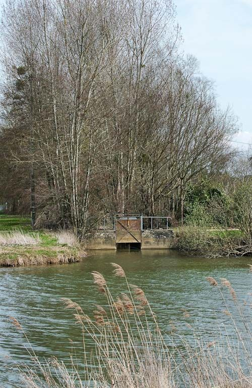 Vue d'ensemble : vanne. © Jean-Luc Duthu / Région Bourgogne-Franche-Comté, Inventaire du patrimoine - 2010
