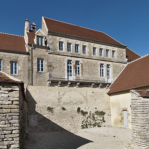 Façade postérieure du corps de bâtiment principal. © Thierry Kuntz / Région Bourgogne-Franche-Comté, Inventaire du patrimoine - 2010