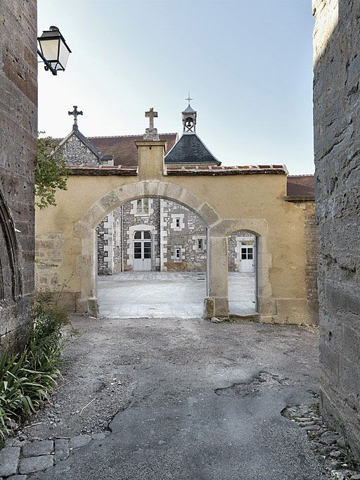 Vue d'ensemble depuis la rue du Couvent. © Thierry Kuntz / Région Bourgogne-Franche-Comté, Inventaire du patrimoine - 2010