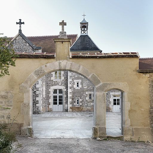 Vue d'ensemble depuis la rue du Couvent. © Thierry Kuntz / Région Bourgogne-Franche-Comté, Inventaire du patrimoine - 2010