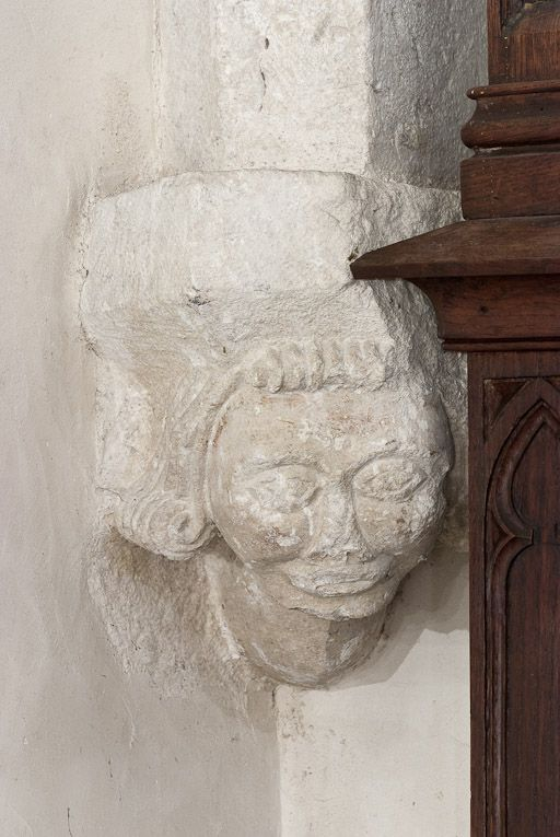 Culot postérieur gauche de la troisième travée du bas-côté gauche. © Pierre-Marie Barbe-Richaud / Région Bourgogne-Franche-Comté, Inventaire du patrimoine - 2011