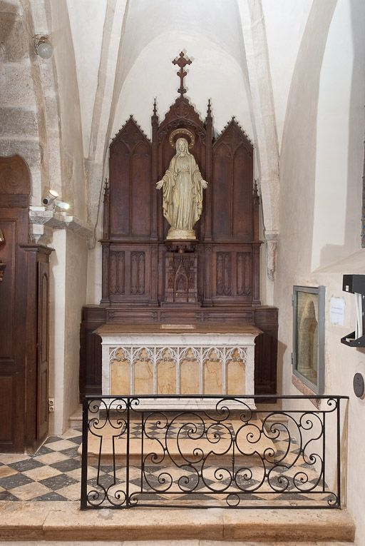 Autel-retable droit. © Pierre-Marie Barbe-Richaud / Région Bourgogne-Franche-Comté, Inventaire du patrimoine - 2011