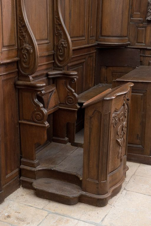 Stalle gauche. © Pierre-Marie Barbe-Richaud / Région Bourgogne-Franche-Comté, Inventaire du patrimoine - 2011