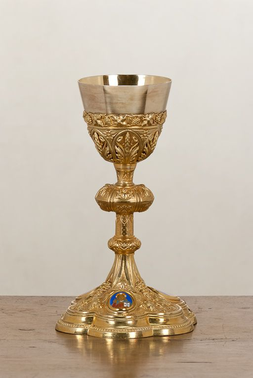 Vue d'ensemble du calice. © Pierre-Marie Barbe-Richaud / Région Bourgogne-Franche-Comté, Inventaire du patrimoine - 2011 Vue d'ensemble du calice. © Pierre-Marie Barbe-Richaud / Région Bourgogne-Franche-Comté, Inventaire du patrimoine - 2011