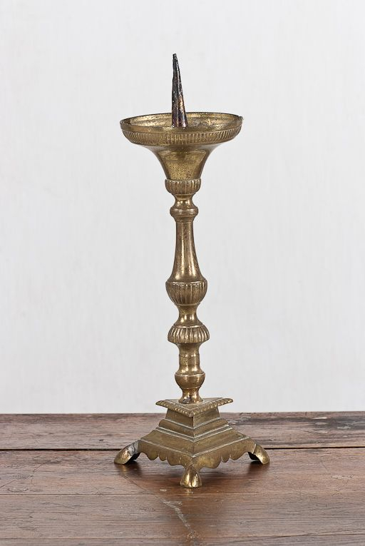 Vue d'ensemble d'un chandelier. © Pierre-Marie Barbe-Richaud / Région Bourgogne-Franche-Comté, Inventaire du patrimoine - 2011