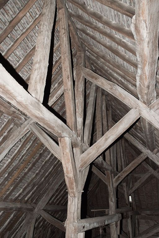 Partie du comble vers la façade : fermes et contreventement. © Pierre-Marie Barbe-Richaud / Région Bourgogne-Franche-Comté, Inventaire du patrimoine - 2011