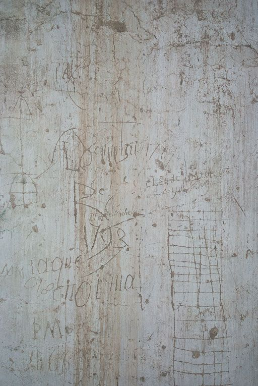 Clocher : graffitis. © Pierre-Marie Barbe-Richaud / Région Bourgogne-Franche-Comté, Inventaire du patrimoine - 2011