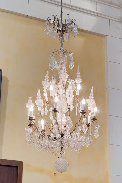 Vue du lustre du bras gauche du transept. © Pierre-Marie Barbe-Richaud / Région Bourgogne-Franche-Comté, Inventaire du patrimoine - 2011