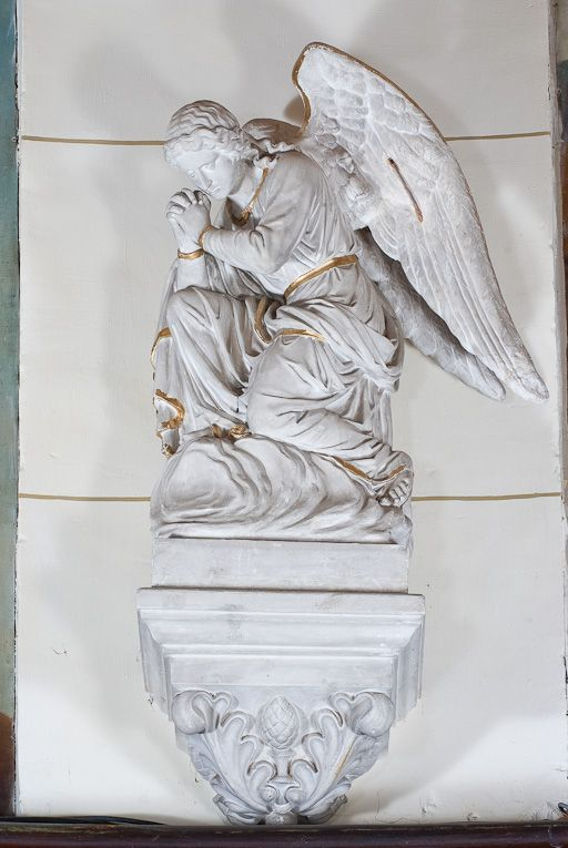 Vue d'un ange adorateur. © Pierre-Marie Barbe-Richaud / Région Bourgogne-Franche-Comté, Inventaire du patrimoine - 2011 Vue d'un ange adorateur. © Pierre-Marie Barbe-Richaud / Région Bourgogne-Franche-Comté, Inventaire du patrimoine - 2011