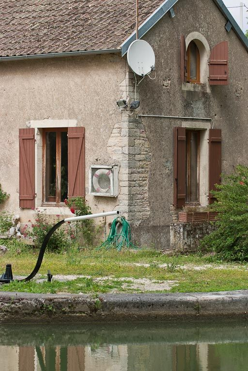 Détail des matériaux de la maison éclusière : pignon et angle. © Pierre-Marie Barbe-Richaud / Région Bourgogne-Franche-Comté, Inventaire du patrimoine - 2011