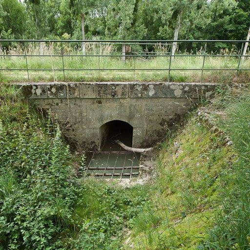 Vue de l'aqueduc. © Pierre-Marie Barbe-Richaud / Région Bourgogne-Franche-Comté, Inventaire du patrimoine - 2011
