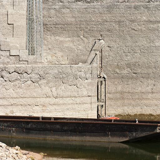 Détail de la vanne de la tour de prise d'eau. © Pierre-Marie Barbe-Richaud / Région Bourgogne-Franche-Comté, Inventaire du patrimoine - 2011