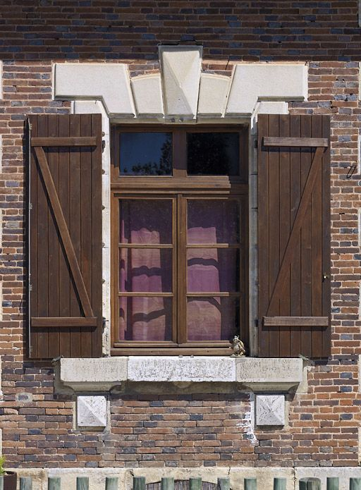 Maison éclusière : détail de la fenêtre. © Thierry Kuntz / Région Bourgogne-Franche-Comté, Inventaire du patrimoine - 2011