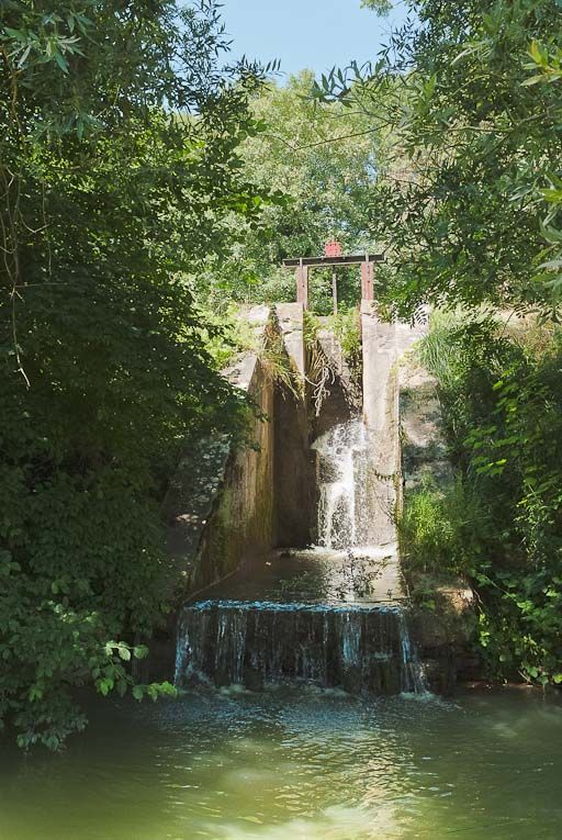 Vue du déversoir. © Pierre-Marie Barbe-Richaud / Région Bourgogne-Franche-Comté, Inventaire du patrimoine - 2011