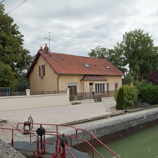 Vue de la maison. © Pierre-Marie Barbe-Richaud / Région Bourgogne-Franche-Comté, Inventaire du patrimoine - 2011