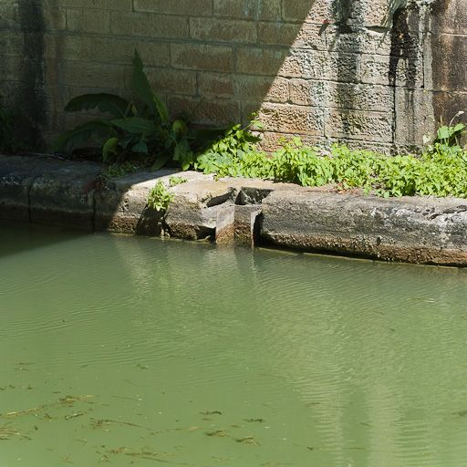 Détail d'une encoche à batardeau sous le pont. © Pierre-Marie Barbe-Richaud / Région Bourgogne-Franche-Comté, Inventaire du patrimoine - 2012