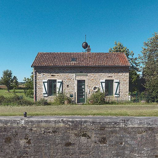 Maison éclusière de face. © Thierry Kuntz / Région Bourgogne-Franche-Comté, Inventaire du patrimoine - 2012