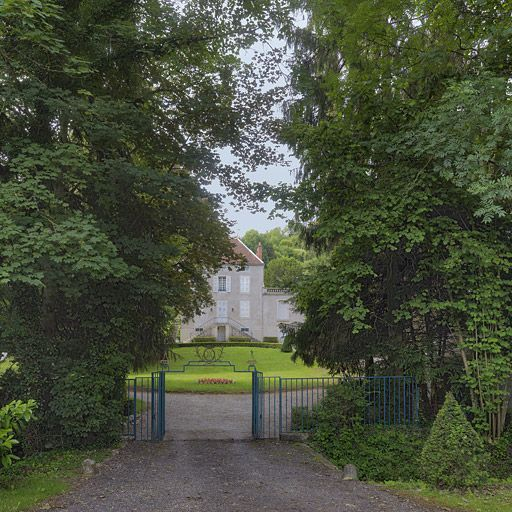 Vue de face du logement patronal de l'usine de Crugey. © Thierry Kuntz / Région Bourgogne-Franche-Comté, Inventaire du patrimoine - 2012