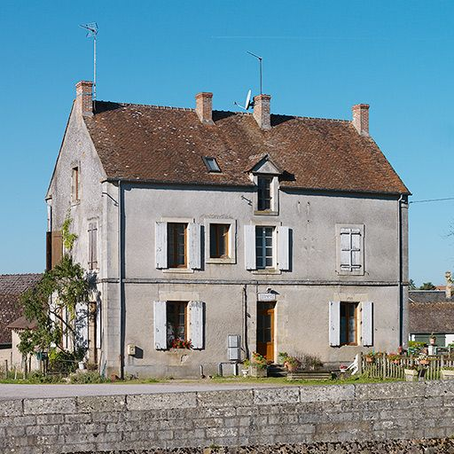 La maison éclusière de face. © Thierry Kuntz / Région Bourgogne-Franche-Comté, Inventaire du patrimoine - 2013