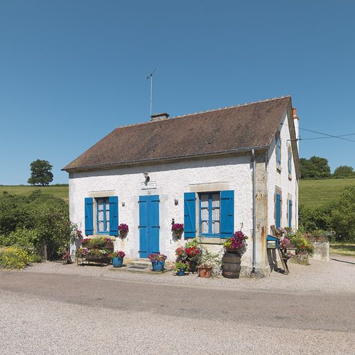 Vue de la maison éclusière de 3/4. © Thierry Kuntz / Région Bourgogne-Franche-Comté, Inventaire du patrimoine - 2013