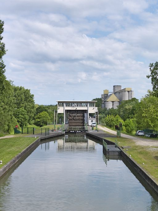 Vue d'amont. © Thierry Kuntz / Région Bourgogne-Franche-Comté, Inventaire du patrimoine - 2013