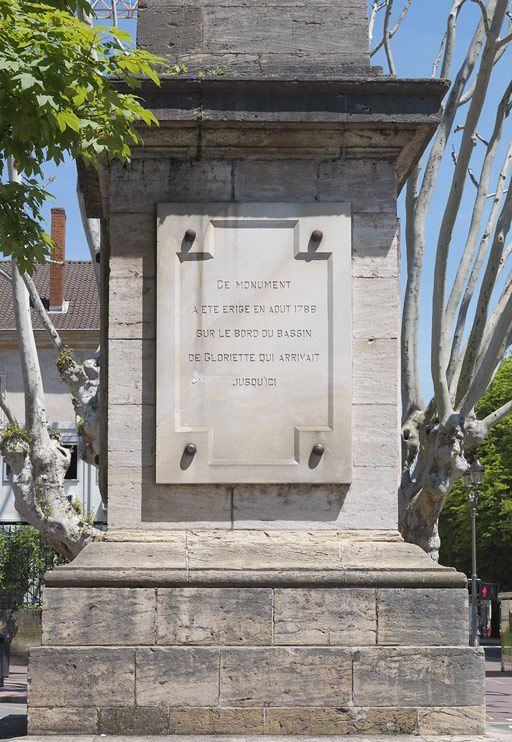 Détail des inscriptions, face ouest. © Thierry Kuntz / Région Bourgogne-Franche-Comté, Inventaire du patrimoine - 2013