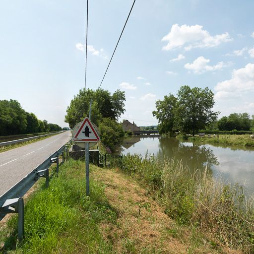 Détail de l'aqueduc. © Pierre-Marie Barbe-Richaud / Région Bourgogne-Franche-Comté, Inventaire du patrimoine - 2013