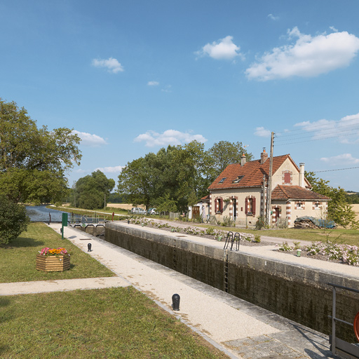 Vue d'aval du site d'écluse. © Thierry Kuntz / Région Bourgogne-Franche-Comté, Inventaire du patrimoine - 2013