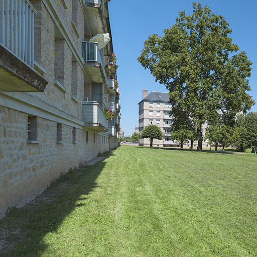 Bâtiments A et B : façades postérieures. © Thierry Kuntz / Région Bourgogne-Franche-Comté, Inventaire du patrimoine - 2014