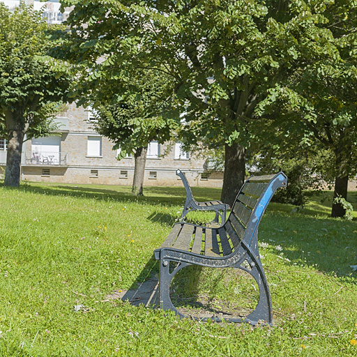 Parc central, mobilier urbain. © Thierry Kuntz / Région Bourgogne-Franche-Comté, Inventaire du patrimoine - 2014