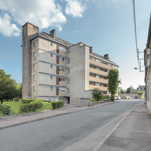Bâtiment B : façades antérieure et latérale. © Thierry Kuntz / Région Bourgogne-Franche-Comté, Inventaire du patrimoine - 2014