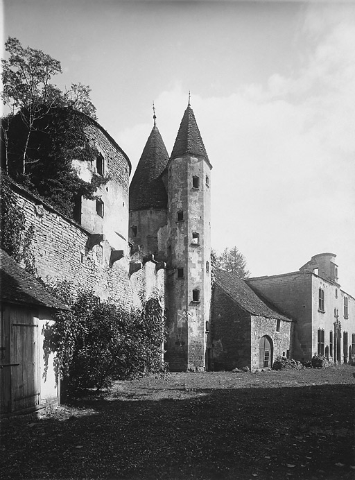  château fort © Thierry Kuntz / Région Bourgogne-Franche-Comté, Inventaire du patrimoine - 2015