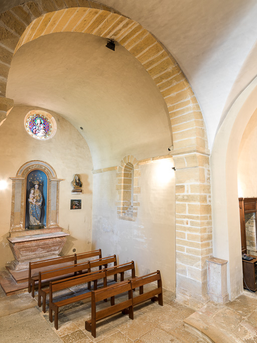 Vue du bras nord du transept, de trois-quarts. © Pierre-Marie Barbe-Richaud / Région Bourgogne-Franche-Comté, Inventaire du patrimoine - 2015