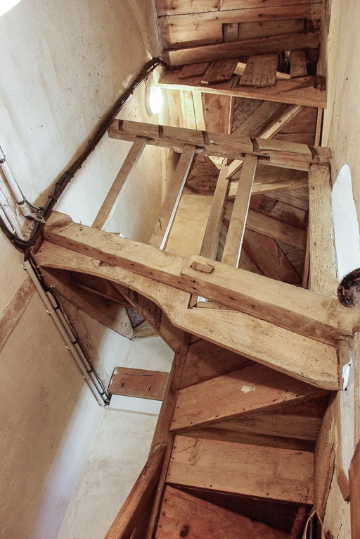 Cage d'escalier menant aux combles. © Pierre-Marie Barbe-Richaud / Région Bourgogne-Franche-Comté, Inventaire du patrimoine - 2015