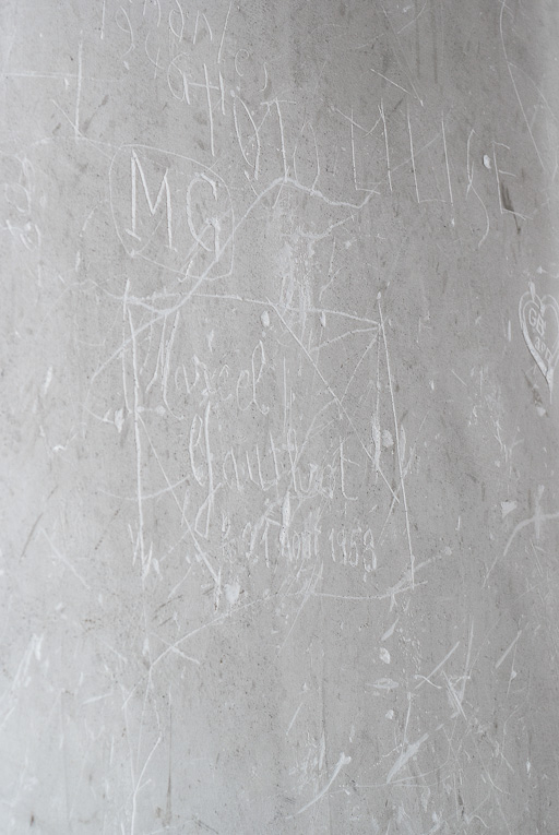 Graffiti de la cage d'escalier. © Pierre-Marie Barbe-Richaud / Région Bourgogne-Franche-Comté, Inventaire du patrimoine - 2015