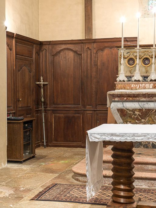 Vue des boiseries du choeur côté sacristie. © Pierre-Marie Barbe-Richaud / Région Bourgogne-Franche-Comté, Inventaire du patrimoine - 2015