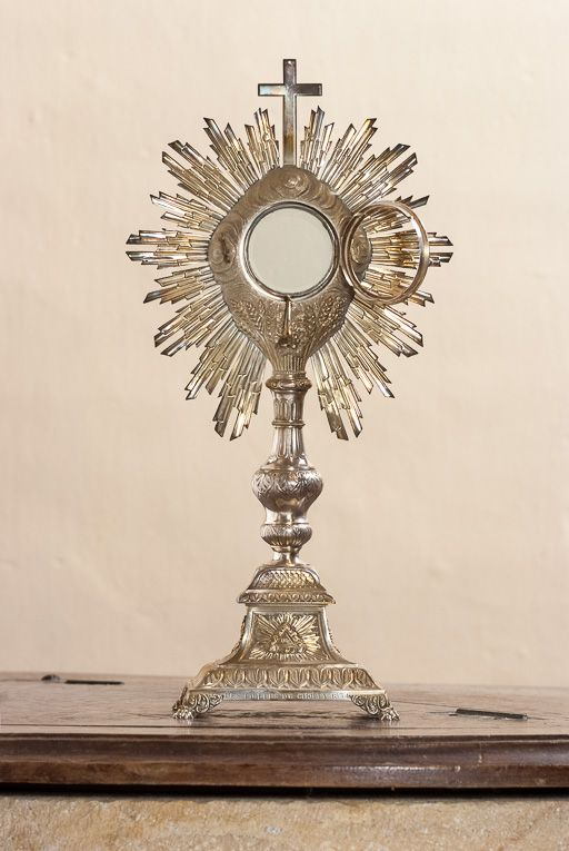 Vue du revers, avec lunule ouverte. © Pierre-Marie Barbe-Richaud / Région Bourgogne-Franche-Comté, Inventaire du patrimoine - 2015