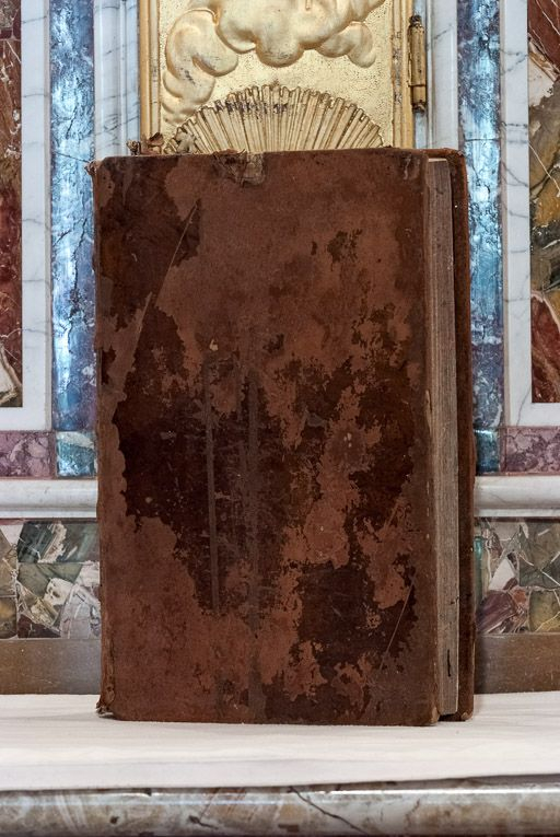 Missel : reliure © Pierre-Marie Barbe-Richaud / Région Bourgogne-Franche-Comté, Inventaire du patrimoine - 2015