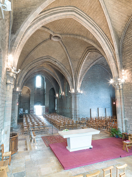 Vue du choeur, vers l'entrée. © Pierre-Marie Barbe-Richaud / Région Bourgogne-Franche-Comté, Inventaire du patrimoine - 2015
