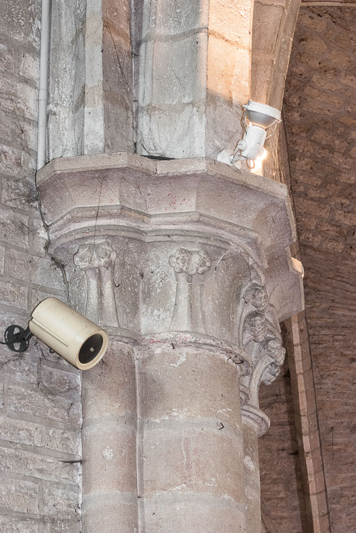 Vue d'un chapiteau d'un pilier de la croisée. © Pierre-Marie Barbe-Richaud / Région Bourgogne-Franche-Comté, Inventaire du patrimoine - 2015