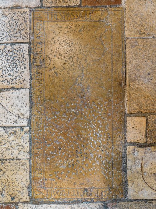 Dalle n°2. © Pierre-Marie Barbe-Richaud / Région Bourgogne-Franche-Comté, Inventaire du patrimoine - 2015