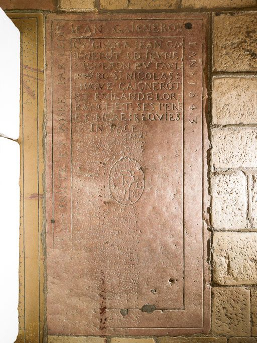 Dalle n°8. © Pierre-Marie Barbe-Richaud / Région Bourgogne-Franche-Comté, Inventaire du patrimoine - 2015