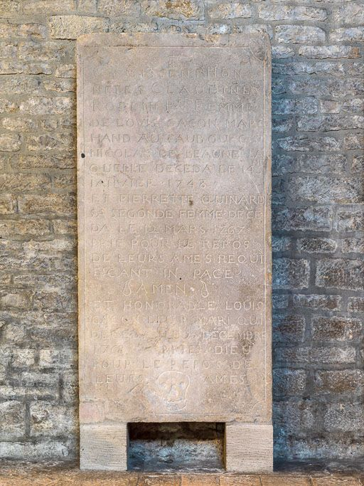 Dalle n°13. © Pierre-Marie Barbe-Richaud / Région Bourgogne-Franche-Comté, Inventaire du patrimoine - 2015