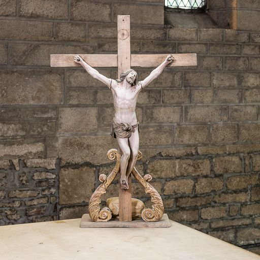 Vue d'ensemble de la croix d'autel. © Pierre-Marie Barbe-Richaud / Région Bourgogne-Franche-Comté, Inventaire du patrimoine - 2015