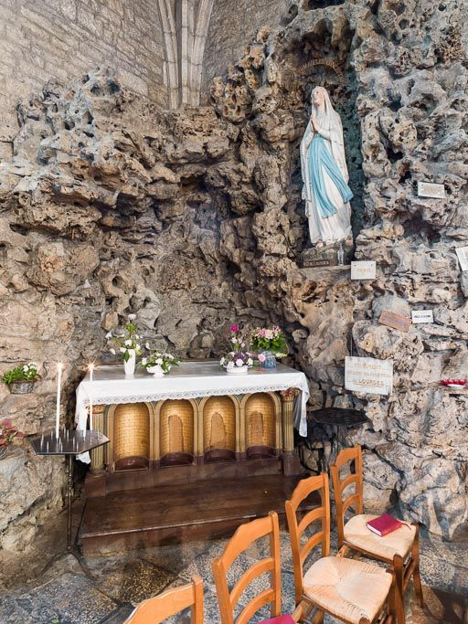 Détail : autel et statue. © Pierre-Marie Barbe-Richaud / Région Bourgogne-Franche-Comté, Inventaire du patrimoine - 2015