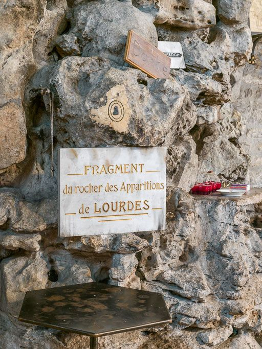 Détail : fragment de la grotte de Massabielle © Pierre-Marie Barbe-Richaud / Région Bourgogne-Franche-Comté, Inventaire du patrimoine - 2015